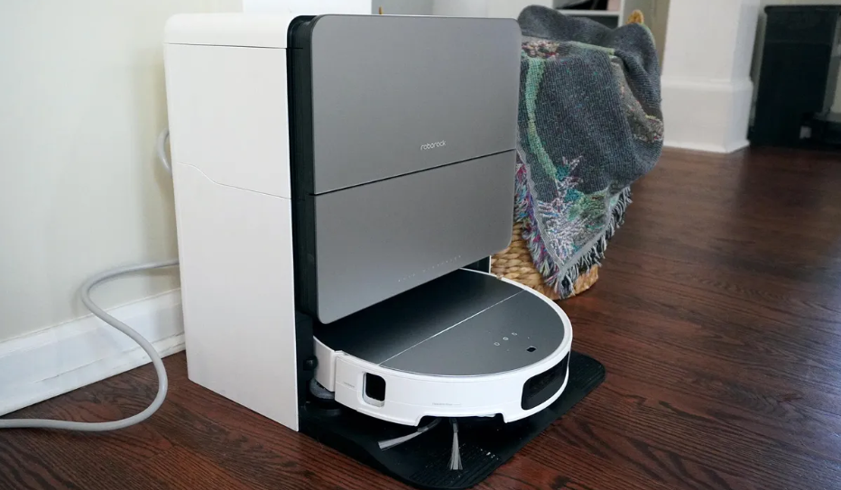 Roborock Saros 10R: The Slim, Smart and Powerful Robot Vacuum Changing the Game