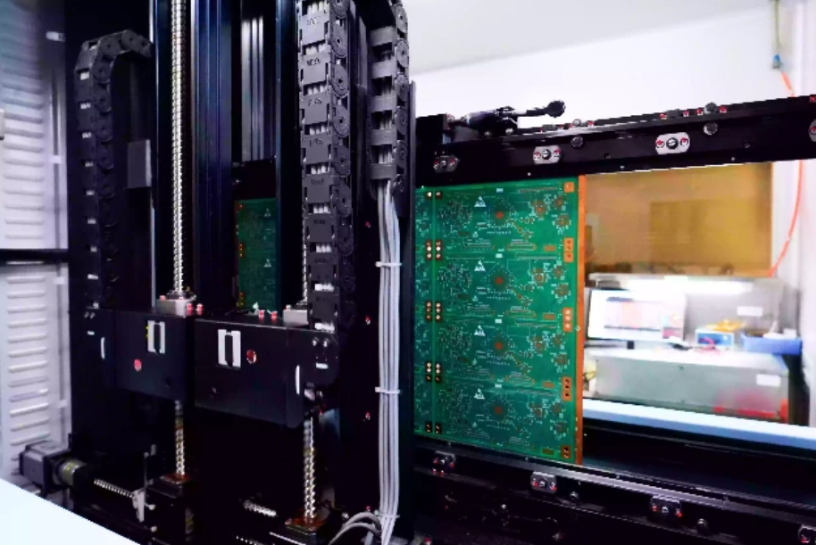 Rigid Flex PCB Design: FastTurnPCB’s End-to-End PCB Manufacturing for the Electronics Industry